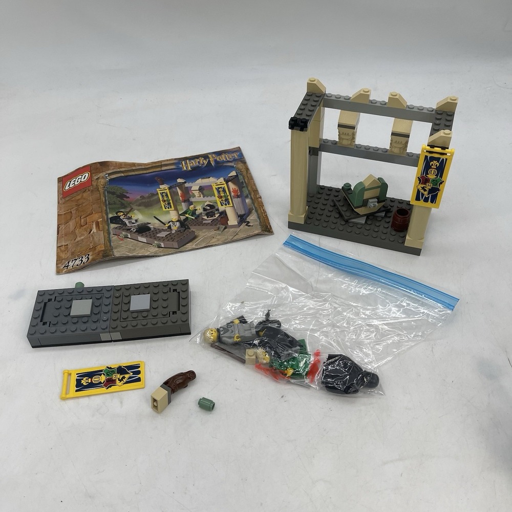 Lego Harry Potter #4733 "The Dueling Club" (2002), Used, Very Good, Complete